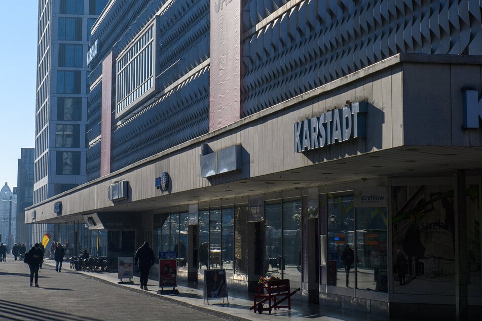 Die Magdeburger Filiale der Warenhauskette Galeria (ehemals Karstadt) wird am 1. Advent direkt gegenüber dem Weihnachtsmarkt öffnen. (Archivbild)