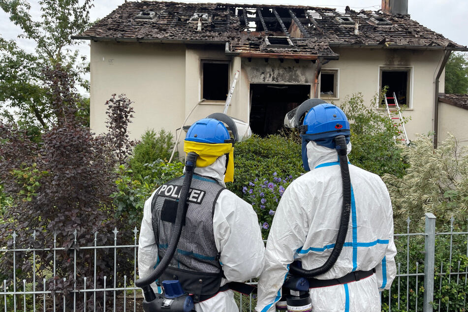 In der Nacht auf Mittwoch sind bei einem Feuer in Kulmbach in diesem Gebäude zwei Tote entdeckt worden.