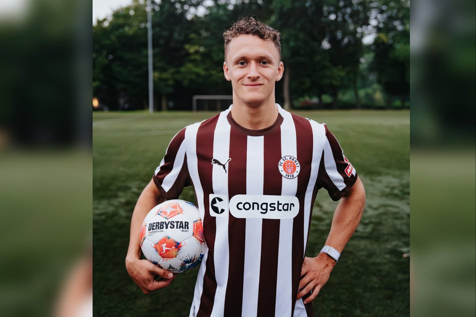 Der FC St. Pauli hat sich mit Stürmer Martijn Kaars (26) vom 1. FC Magdeburg verstärkt.