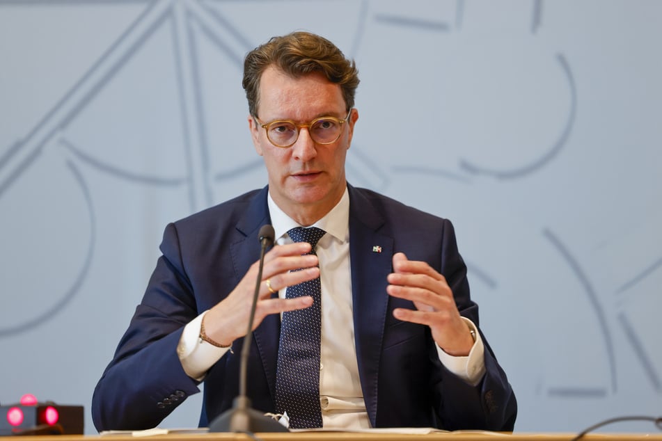 NRW-Ministerpräsident Hendrik Wüst (50, CDU) hat angekündigt, eine Milliarde Euro für den Sport bereitzustellen.