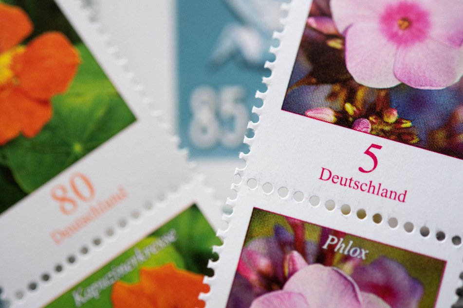Kölner Gericht erklärt Genehmigung von höherem Briefporto für rechtswidrig