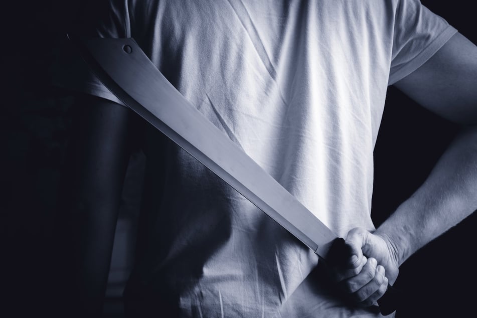 Der Angreifer soll eine Machete bei sich gehabt haben (Symbolbild).