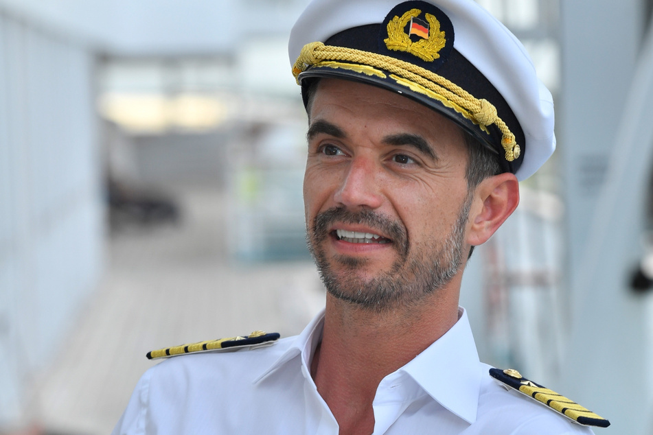 Florian Silbereisen (42) spielt seit 2019 den Kapitän beim ZDF-Traumschiff.