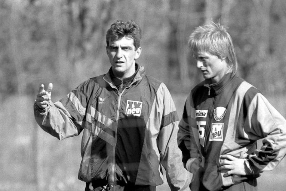 Ralf Minge (l., mit Jörn Andersen) erlebte die schwärzeste Dynamo-Stunde als Interims-Trainer der Schwarz-Gelben hautnah mit.