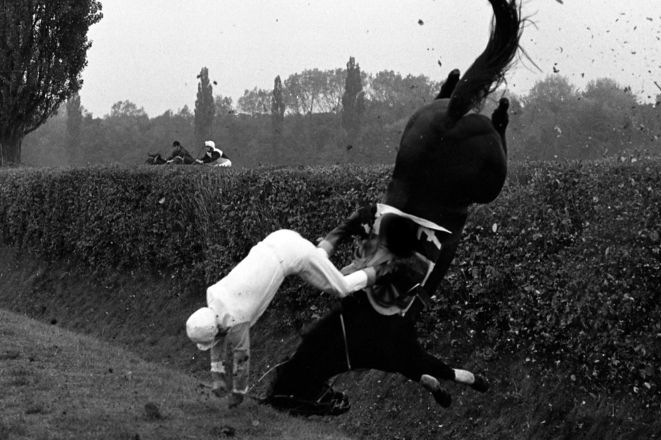 1984 stürzte dieser Jockey mit seinem Pferd in den Taxis-Graben. (Archivbild)