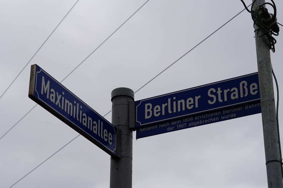 Mittlerweile rollt der Verkehr wieder normal über die Berliner Straße.