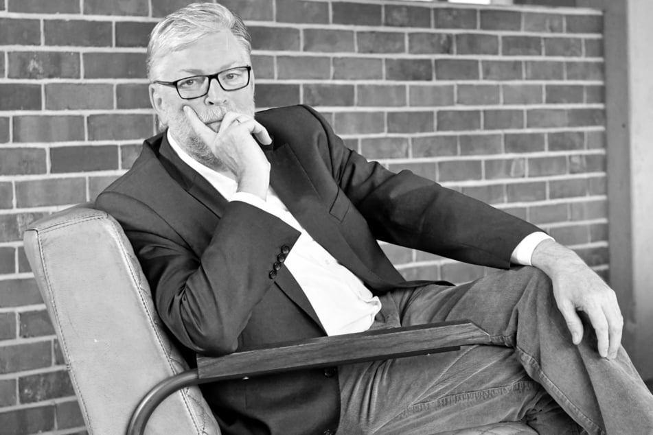 Dresden: "Schwere Erkrankung": Sächsischer Ex-Regierungssprecher ist tot