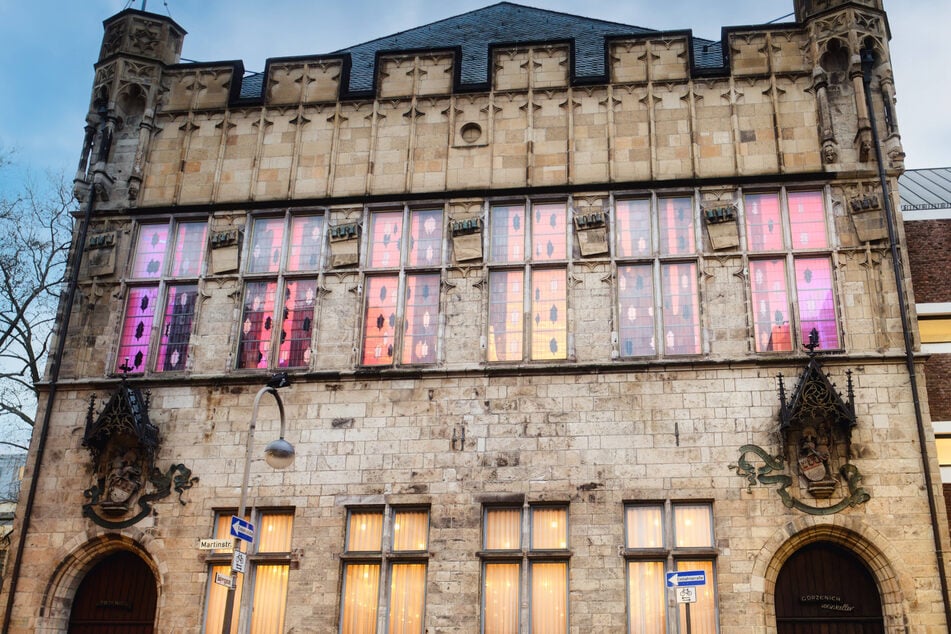 Der Gürzenich-Festsaal liegt im Herzen Kölns und wurde bereits im 15. Jahrhundert erbaut. Seit vielen Jahren gilt er als "Wohnzimmer des Karnevals" in der Domstadt.