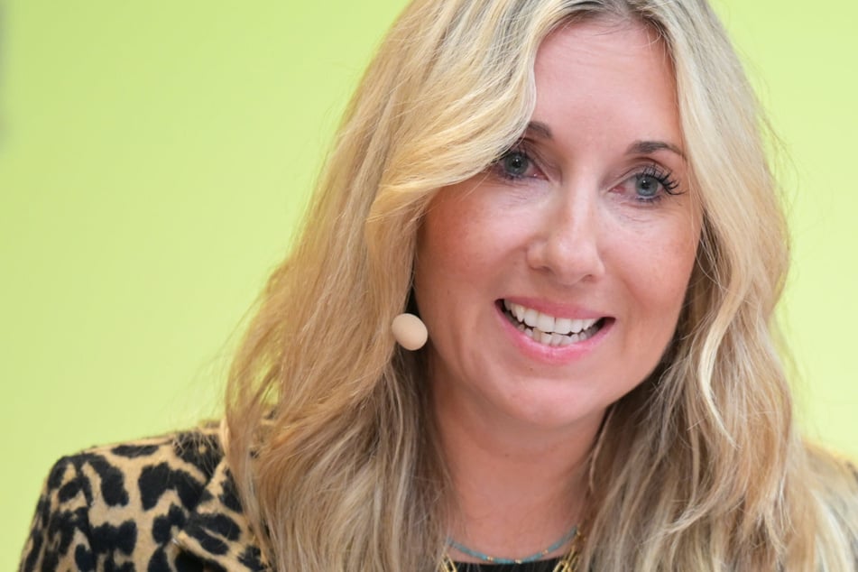 CSU will drei Hymnen bei Schulabschlüssen, Kultusministerin reagiert gelassen