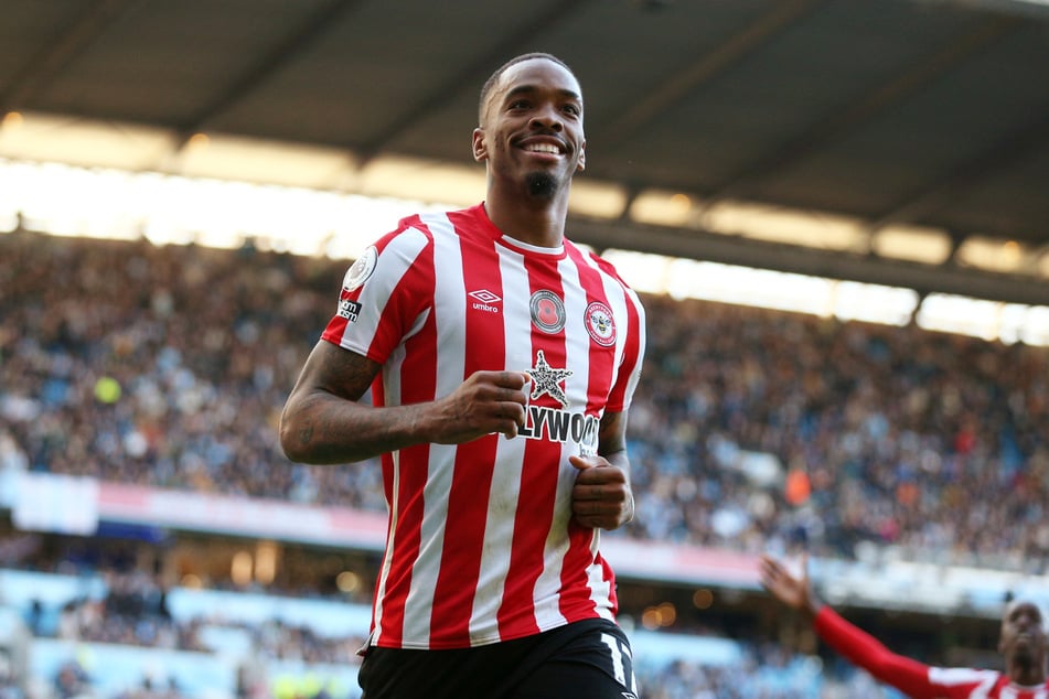 Seit 2020 läuft Ivan Toney (27) für den FC Brentford auf - allerdings mit langer Pause wegen Verstößen gegen die Wettregeln der Premier League. (Archivbild)