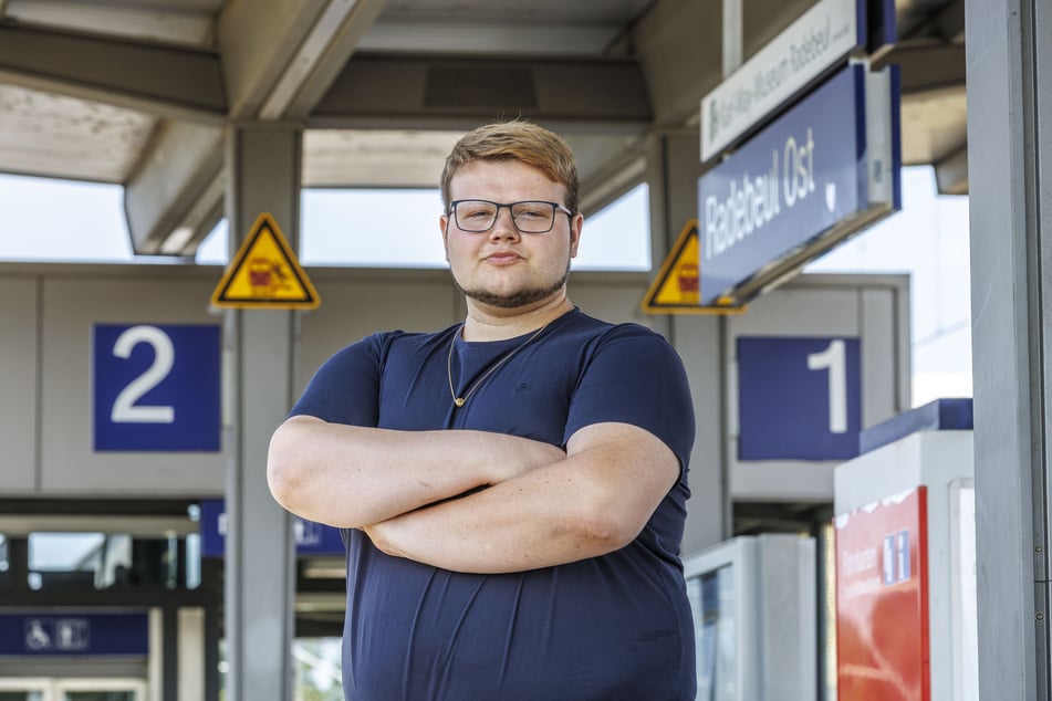 Flugpassagier Richard Franke (35) hat eine Odyssee hinter sich. Seinen Wohnort an Dresdens Stadtgrenze erreichte er nach einer Nacht in Leipzig erst am Montagvormittag.