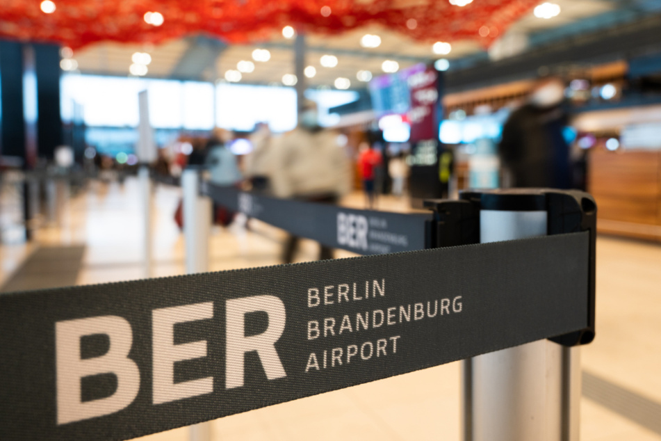 Am Hauptstadtflughafen BER gibt es weiterhin Probleme mit der Abfertigung.