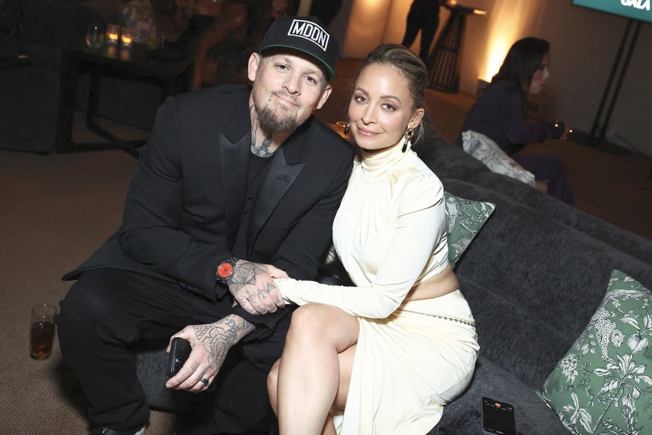 Nicole Richie (45) und ihr Ehemann Joel Madden (47). Der "Good Charlotte"-Frontmann war auch schon mit Hilary Duff (39) liiert.