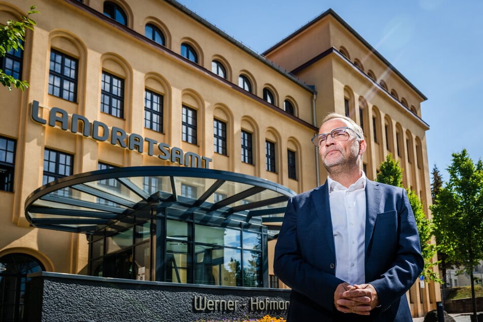 Die Amtszeit von Dirk Neubauer (53, parteilos) als Landrat ging am gestrigen Montag zu Ende.