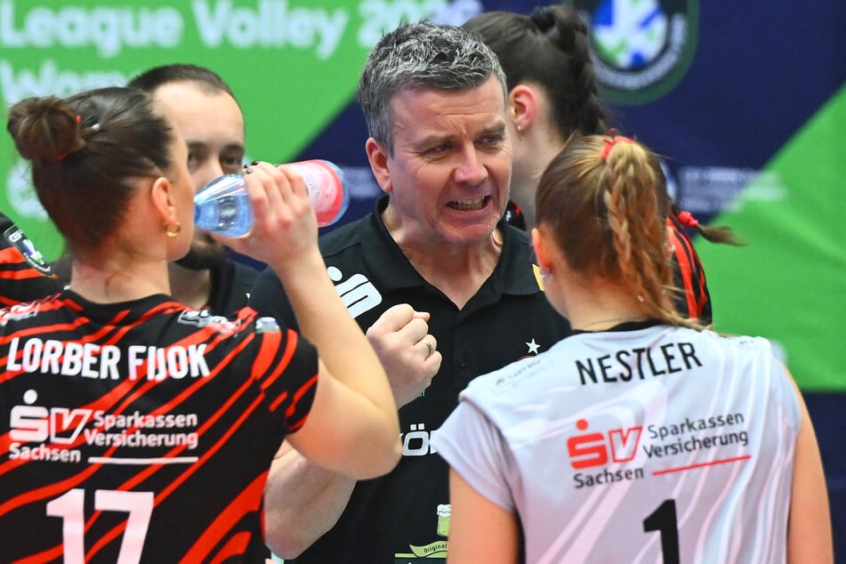 DSC-Coach Alex Waibl (57, M.) will heute mit seinem Team Revanche für die Hinspielpleite in Münster nehmen.
