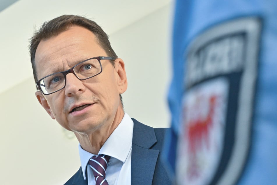 Brandenburgs Verfassungsschutzchef Jörg Müller (51) verlor rund um die AfD-Einstufung seinen Posten.