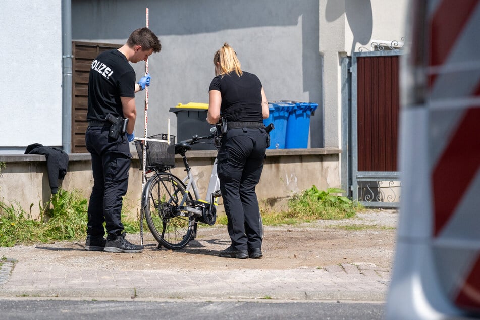 Um den Unfall rekonstruieren zu können, wurden vor Ort Spuren gesichert.