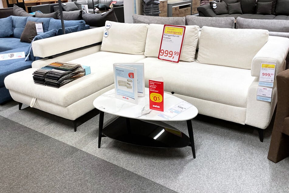 Ausverkauf bei ROLLER: Polstermöbel sind hier stark reduziert