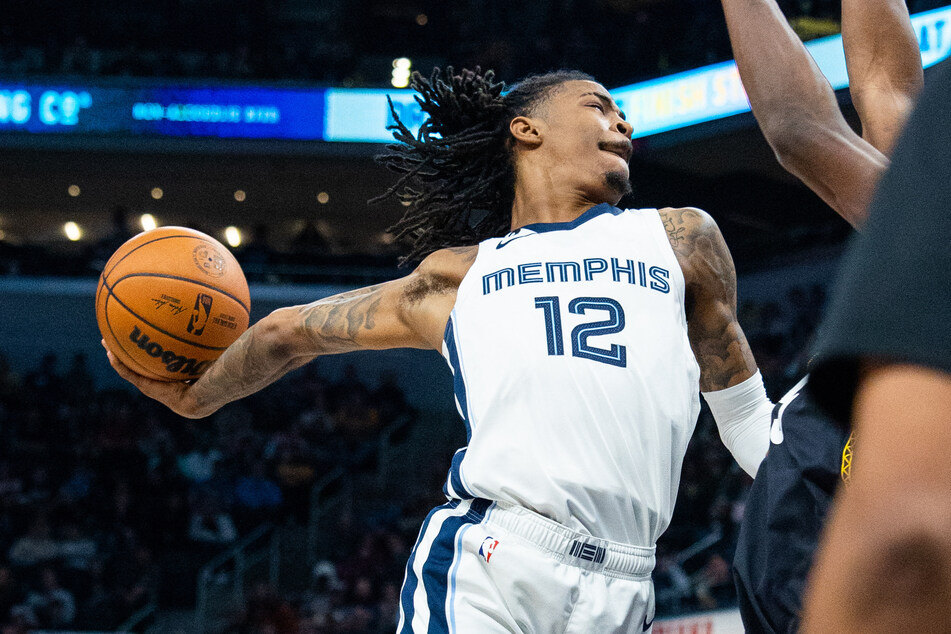 Ja Morant scored a one-handed dunk of the year candidate in the Grizzlies' win over the Pacers.