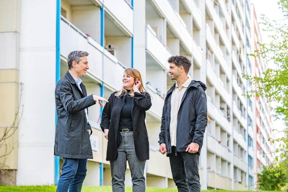 Wollen das Viertel aufwerten, das Miteinander stärken: Baubürgermeister Stephan Kühn (43, Grüne), Vonovia-Regionalleiterin Juliette Kleffel (32) und Stadterneuerer Tobias Voigt (33, r.).