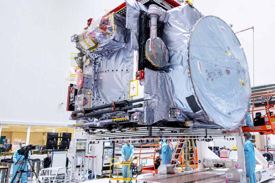 Die Sonde "Juice" wird auf dem europäischen Weltraumbahnhof in Französisch-Guayana ausgepackt: Der Start der Sonde ist für den 13. April vom Weltraumbahnhof Kourou geplant.
