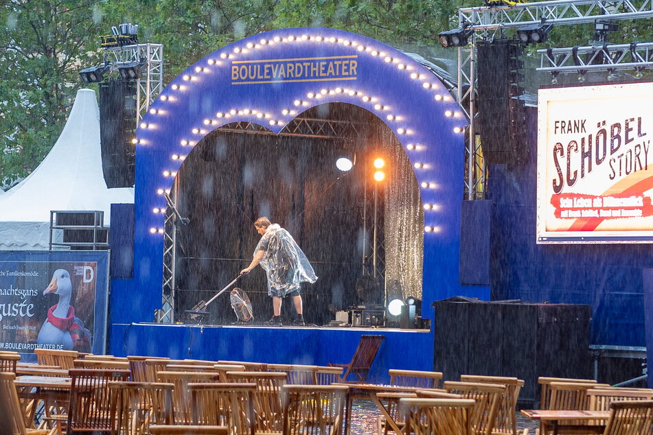 Das Boulevardtheater am Neumarkt musste am Sonntagnachmittag seinen Spielbetrieb unterbrechen.