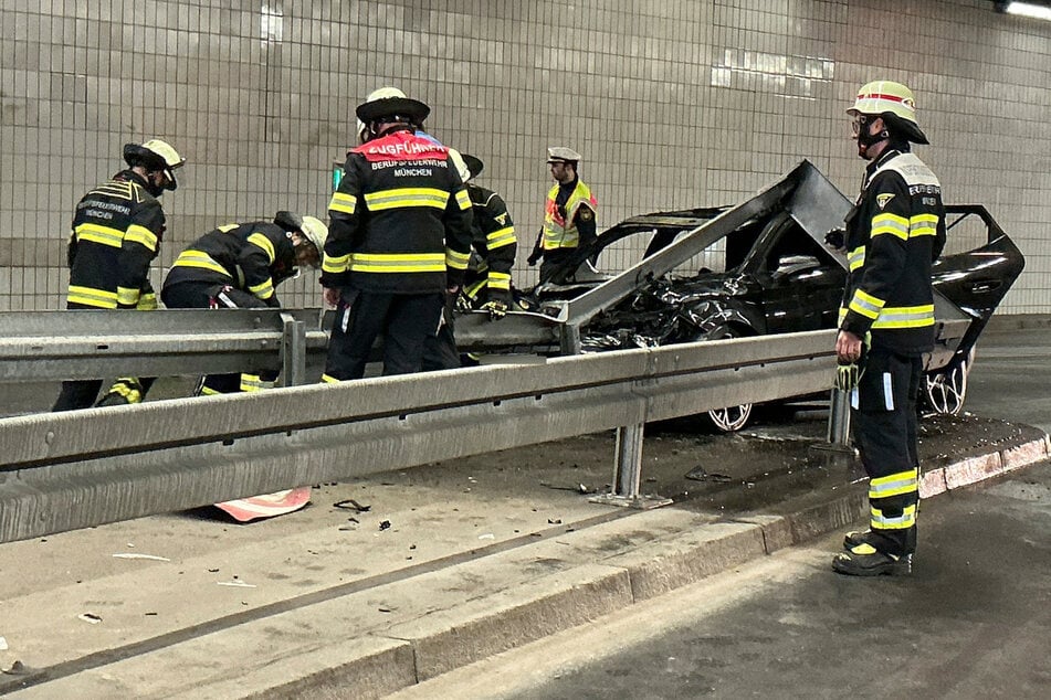 Die Feuerwehr konnte das Auto löschen.