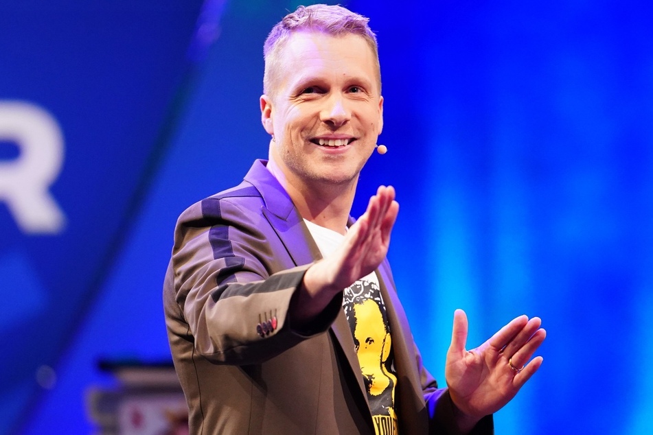 So kennt man Oliver Pocher (42) normalerweise: fröhlich scherzend.