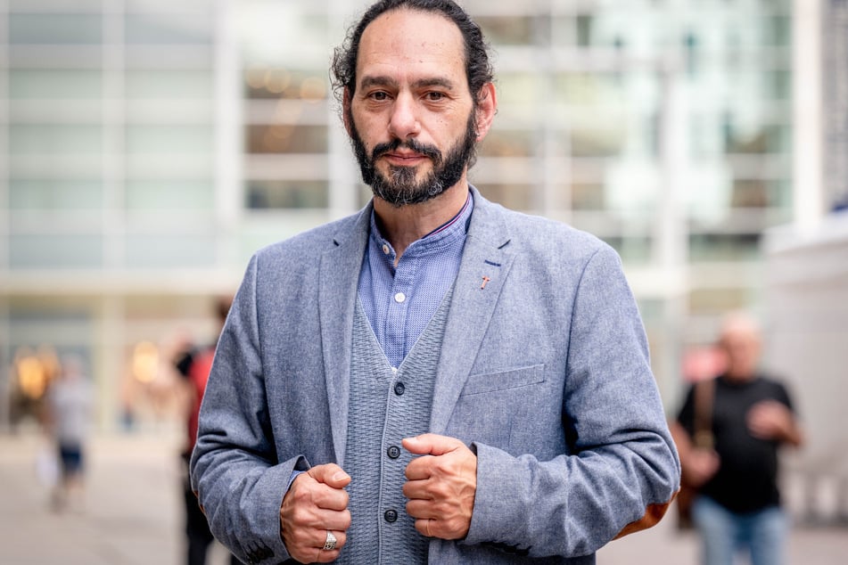 Enrico Hilbert (50, parteilos) von der BSW-Fraktion kritisiert die weiteren Pläne für die Kooperationsschule.