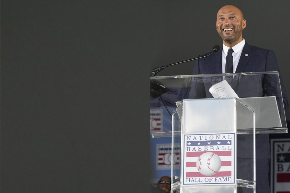 Home run! Baseball Hall of Fame inducts Derek Jeter and more after year-long delay