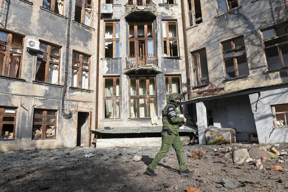 Die russische Armee hat eigenen Angaben nach ein weiteres Dorf im Gebiet Donezk in der Ostukraine erobert. (Archivbild)