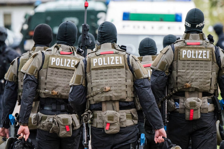 Ein Spezialeinsatzkommando hat am Samstag ein Haus in Bernau bei Berlin gestürmt und einen mutmaßlichen Terroristen festgenommen. (Symbolfoto)