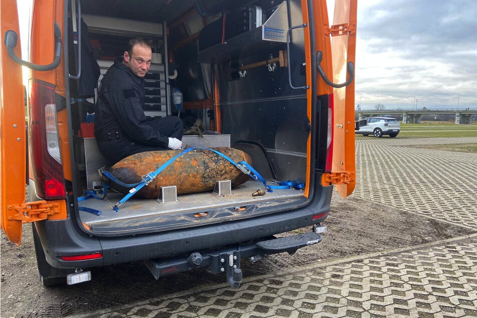 Stolze 250 Kilogramm bringt der Sprengsatz auf die Waage.