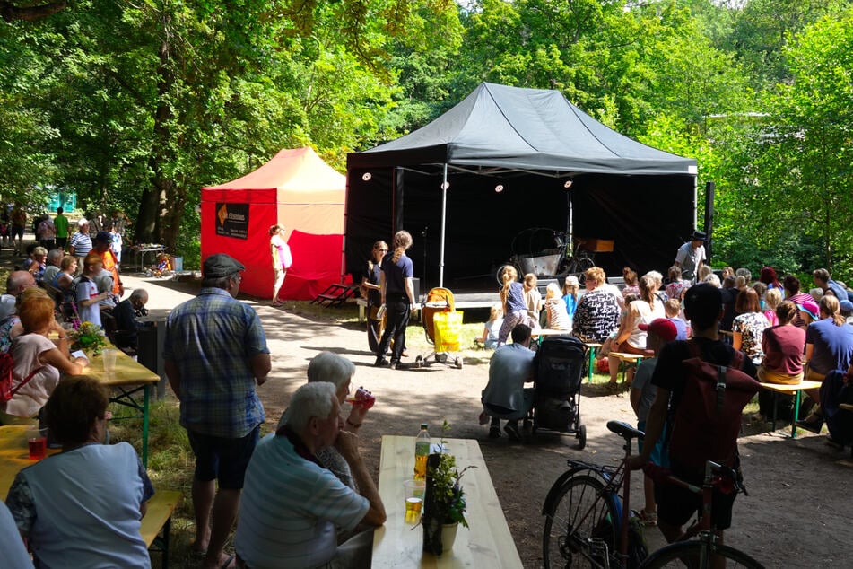 Bereits zehnmal fand das Parkfest statt, nun droht das Aus für kommenden Samstag. Laut eigenen Angaben haben die Veranstalter bereits über 40 weitere Unternehmen angefragt.