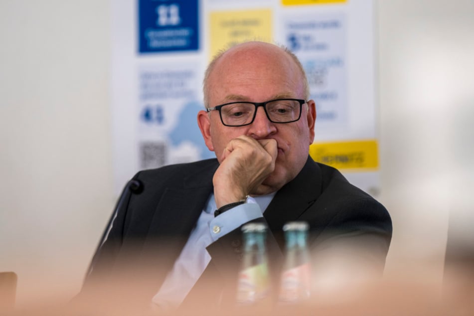 Oberbürgermeister Sven Schulze (54, SPD) sieht neue Finanzprobleme auf die Stadt zukommen.