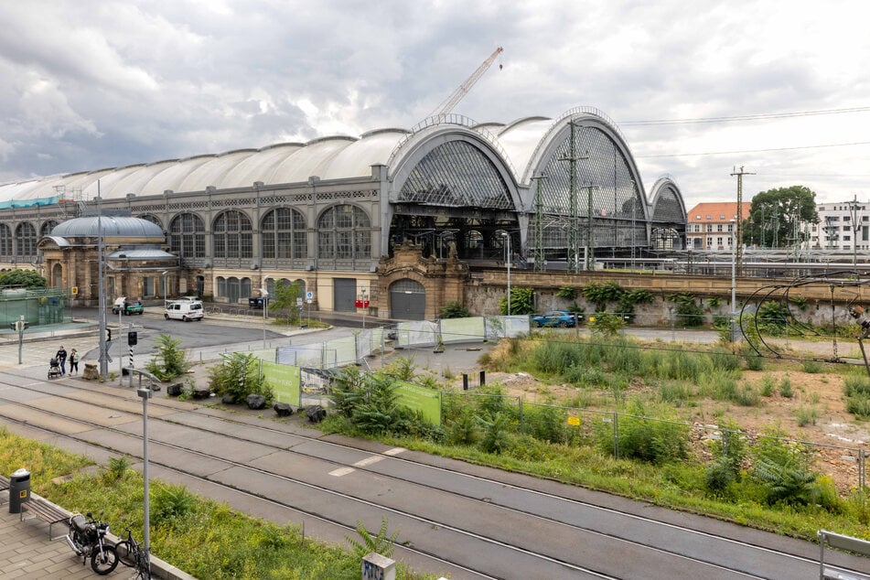 Hier ist aktuell nichts los: Bis 2026 sollen westlich des Hauptbahnhofs ein Busbahnhof und Fahrradterminal entstehen.