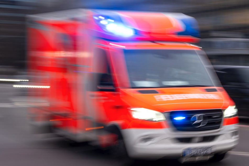 Mann stürzt aus rund acht Metern Höhe: Wollte er sich aus einem geschlossenen Bahnhof befreien?
