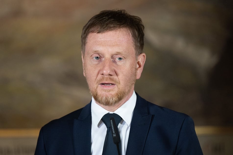 Sachsens Ministerpräsident Michael Kretschmer (51, CDU) hat die Stimmung bei Dynamo Dresden gelobt.