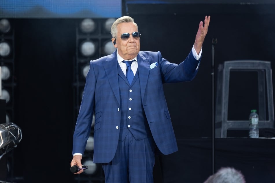 Schlagerstar Roland Kaiser (74) lockt auch in diesem Jahr wieder Zehntausende Fans nach Dresden.