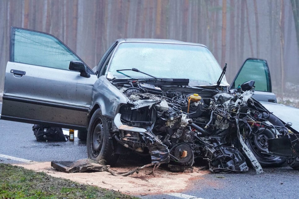 Durch die Wucht des Aufpralls entstand an dem Audi Totalschaden.
