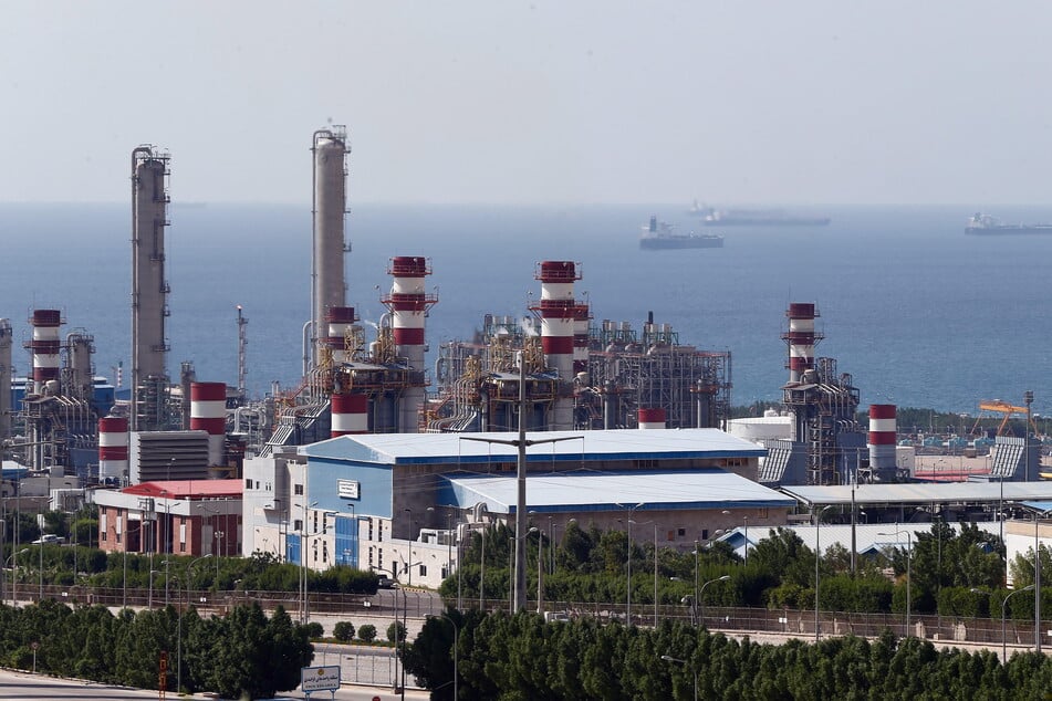 Blick auf petrochemische Anlagen in der iranischen Industriestadt Asalujeh. (Archivbild)