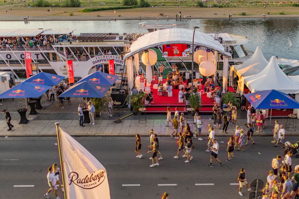 Wer den Tag auf dem Stadtfest verbracht hat, kann ihn auf dem Partyboot gebührend ausklingen lassen.