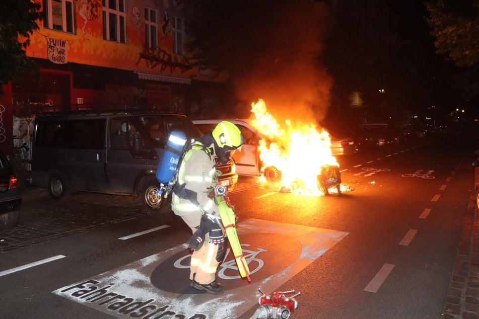 Die Feuerwehr löschte den Brand in Berlin-Friedrichshain.