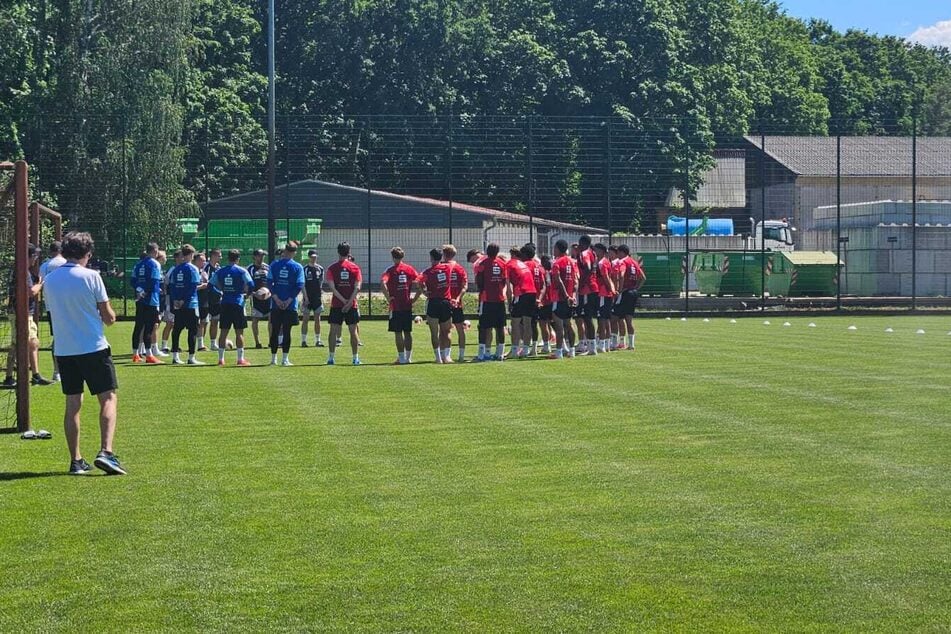 Die erste Einheit auf dem kernsanierten Platz Parzellenstraße hat begonnen.