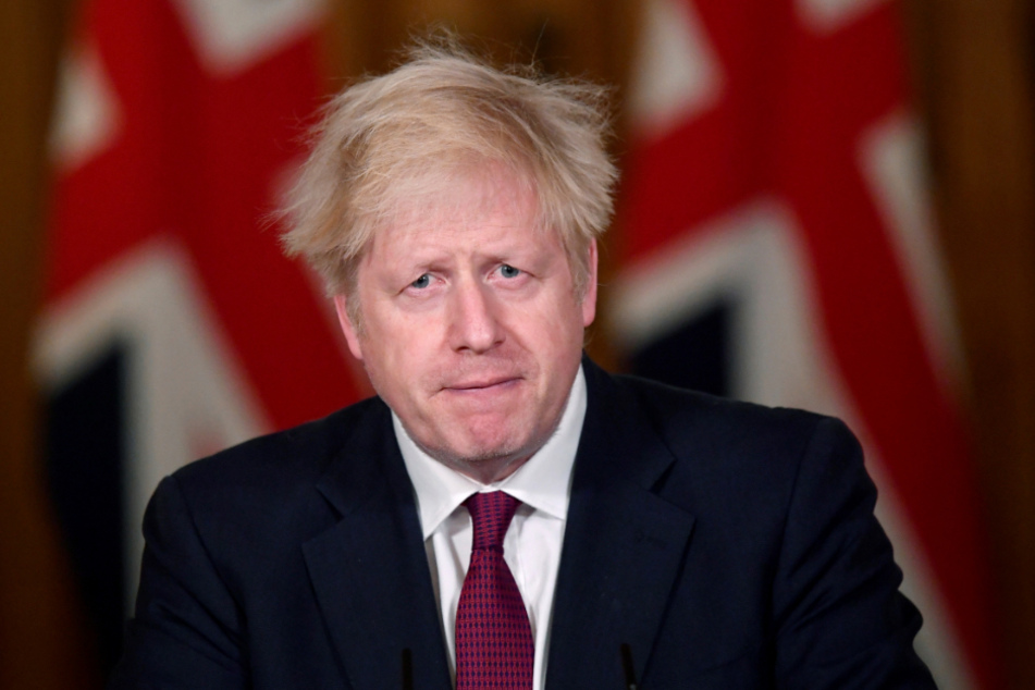Boris Johnson gibt eine Pressekonferenz in der 10 Downing Street.