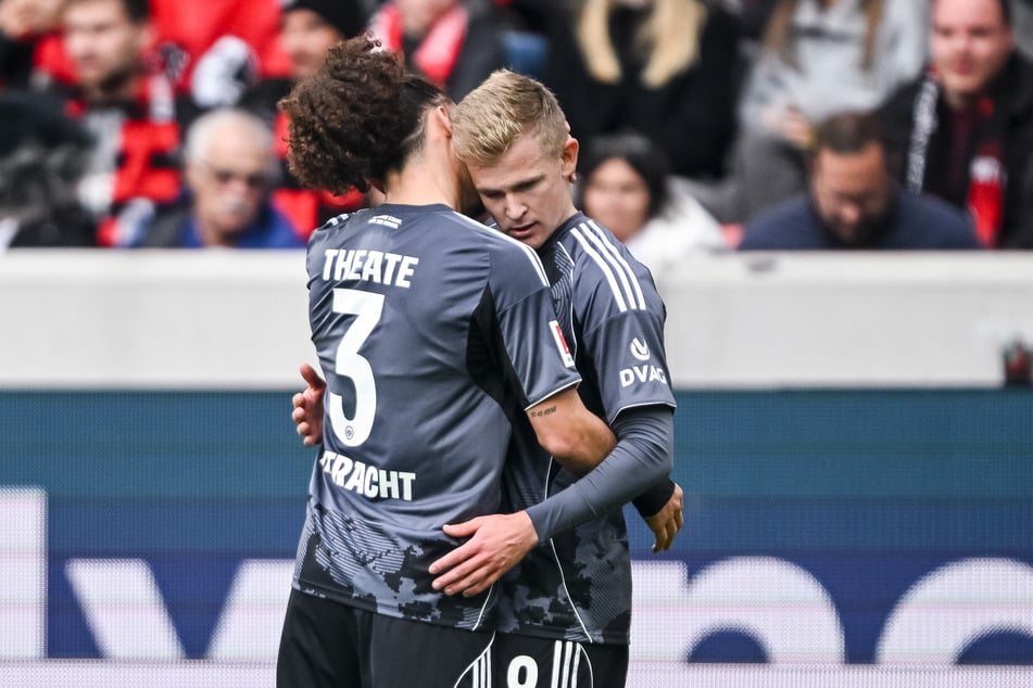 Jonathan Burkardt (25, r.) traf gegen den SC Freiburg doppelt.