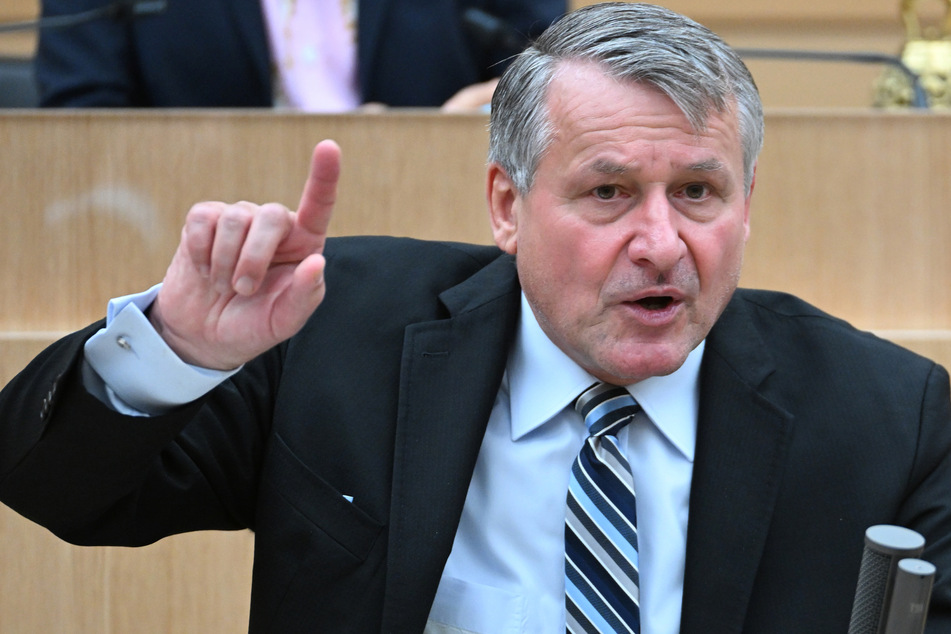 FDP-Fraktionschef Hans-Ulrich Rülke (52, FDP) erhebt schwere Vorwürfe gegen die Landesregierung.