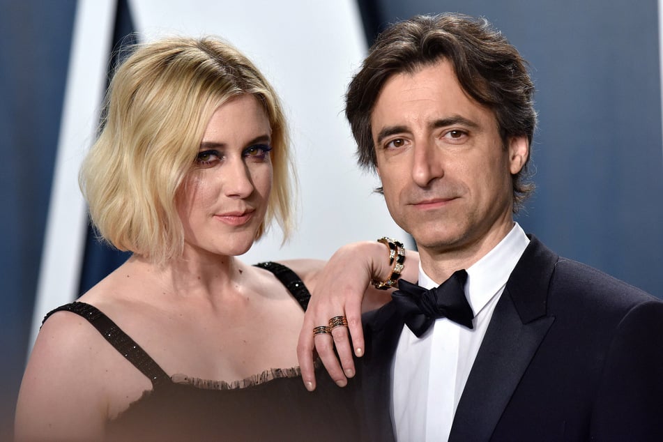 Noah Baumbach (r.) is set to direct an adaptation of Don DeLillo's novel White Noise. His partner, Greta Gerwig (l.), will play the main female role.