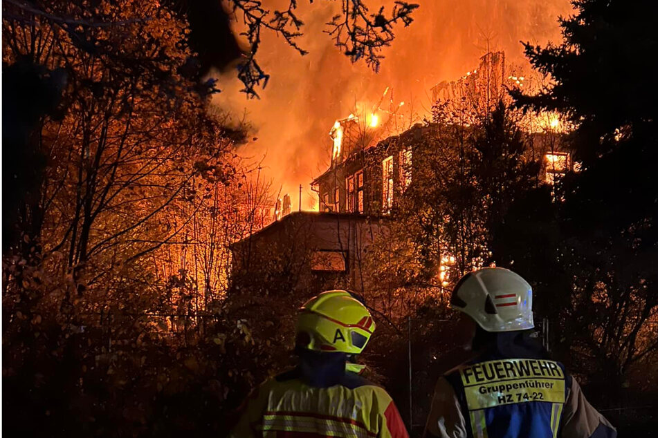 Feuerteufel in Blankenburg unterwegs? Kameraden bekämpfen mehrere Großbrände!