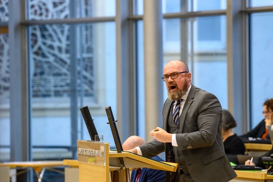 AfD-Fraktionsvize Hans-Thomas Tillschneider (47) beklagte in der Debatte einen Mangel an nationalem Selbstbewusstsein.